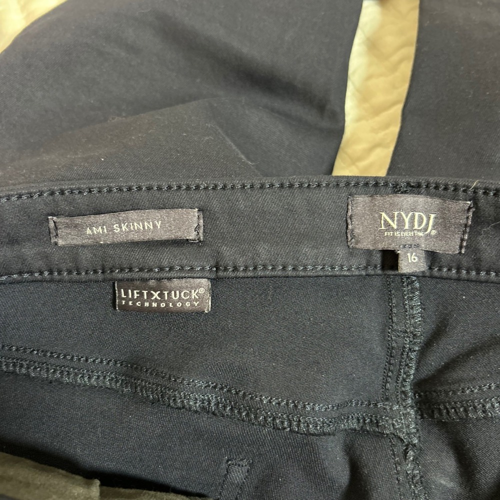 NYDJ Ami Skinny Jeans Lift Tucking Technology Dark Wash Women's Size 16 Navy - Picture 4 of 5